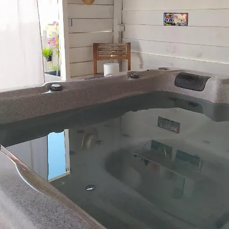 Appartement Tout Confort Au Calme Avec Jacuzzi Mouguerre Exterior photo