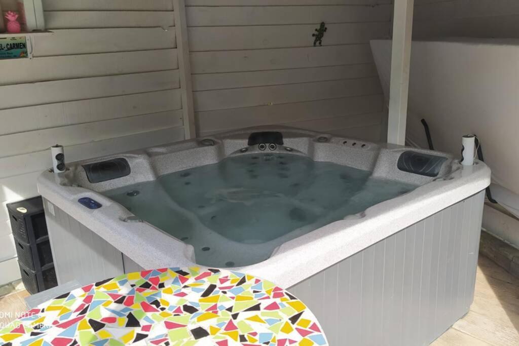 Apartment Confort Au Calme Avec Jacuzzi Mouguerre